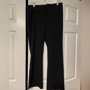 Maurices brand women’s black flared work pants size 7/8 short.